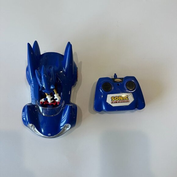 Sonic The Hedgehog & Sega All-Stars 2.4GHz Remote Controlled Race Car - Picture 3 of 7